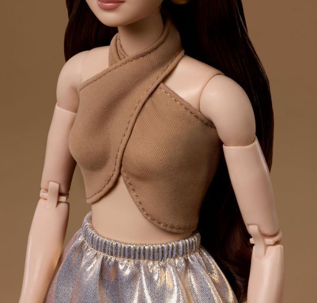 Коллекционная Барби Базовая модель в золотой юбке Barbie Basics Signature Mattel JJX25 JJX25 фото