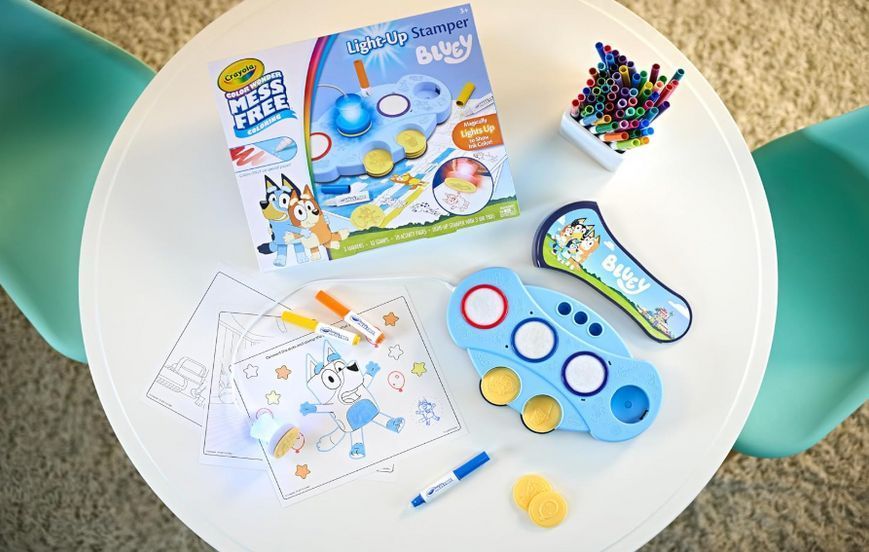 Дитячий набір для творчості Блуї зі штампами Color Wonder Crayola Magic Light-Up Stamper 750273 750273 фото