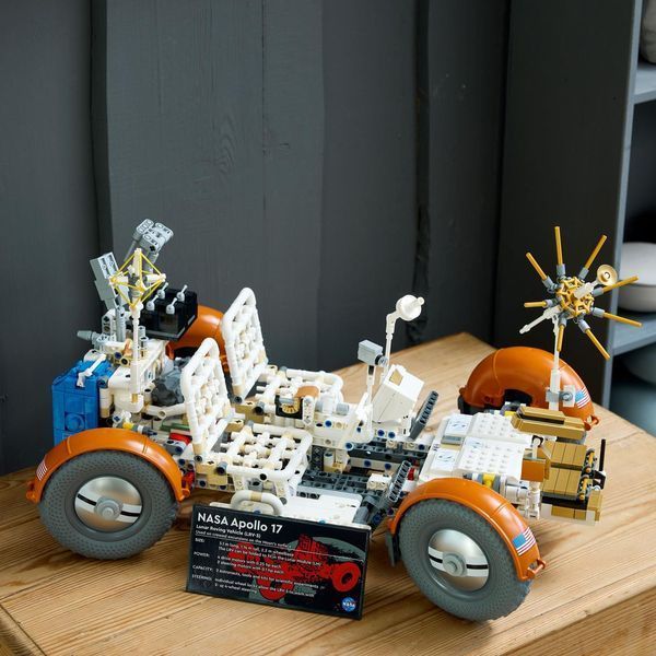 Конструктор Лего Техник коллекционный лунный автомобиль NASA Аполлон LEGO Technic NASA Apollo Lunar Rover 42182 42182 фото